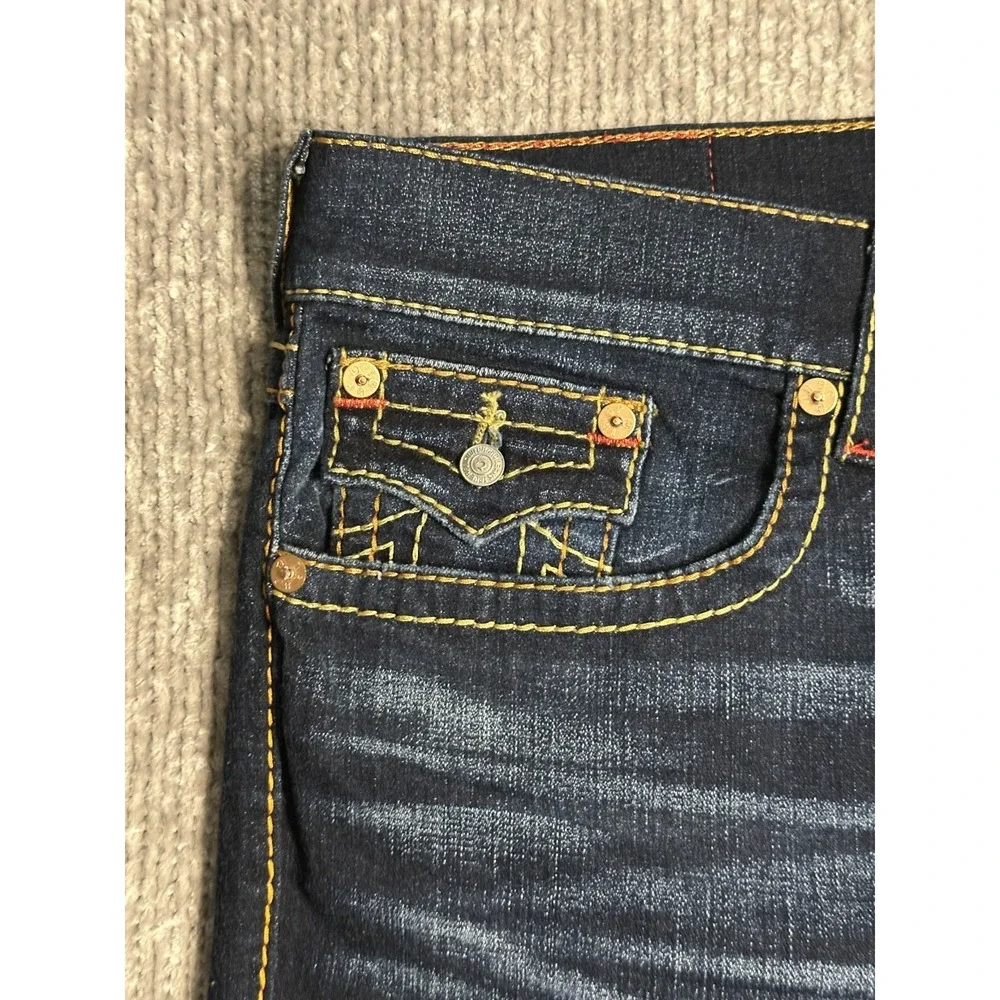True Religion Jeans GENO Big T Flap Relaxed Slim Mens 42x32 Dark Mahogany Wash